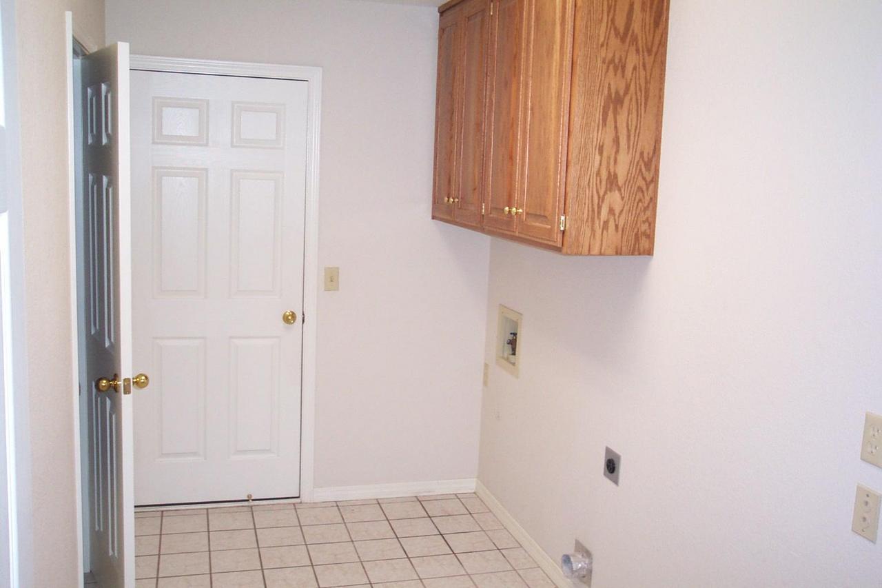 6031 Belpree Road Amarillo, TX 79106 - Photo 5 of 11 Utility Room