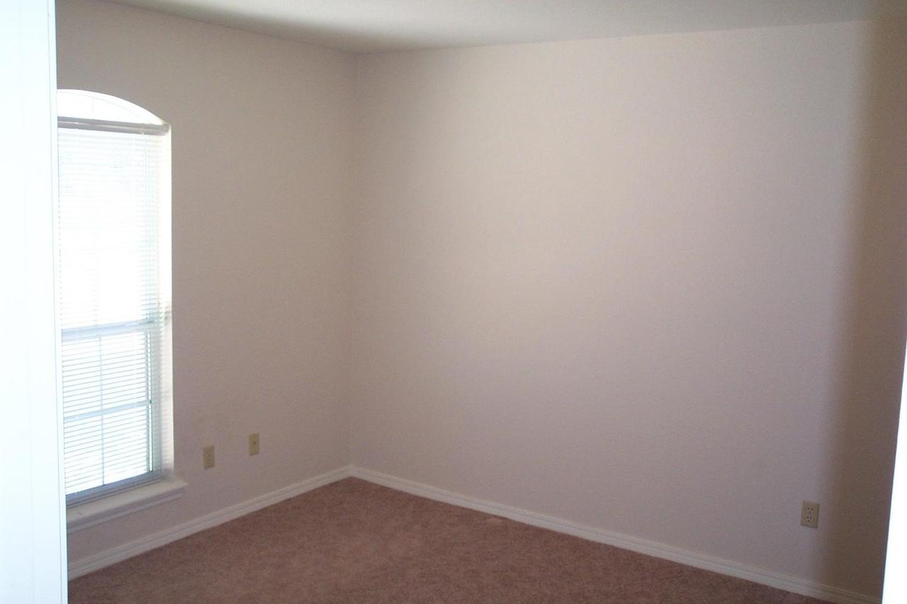 6031 Belpree Road Amarillo, TX 79106 - Photo 9 of 11 Bedroom (2nd)