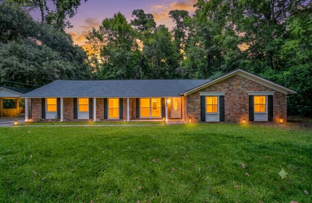 109 Halcyon Road Summerville, SC 29483 - Photo 2 of 62 IMG_1034 (1)