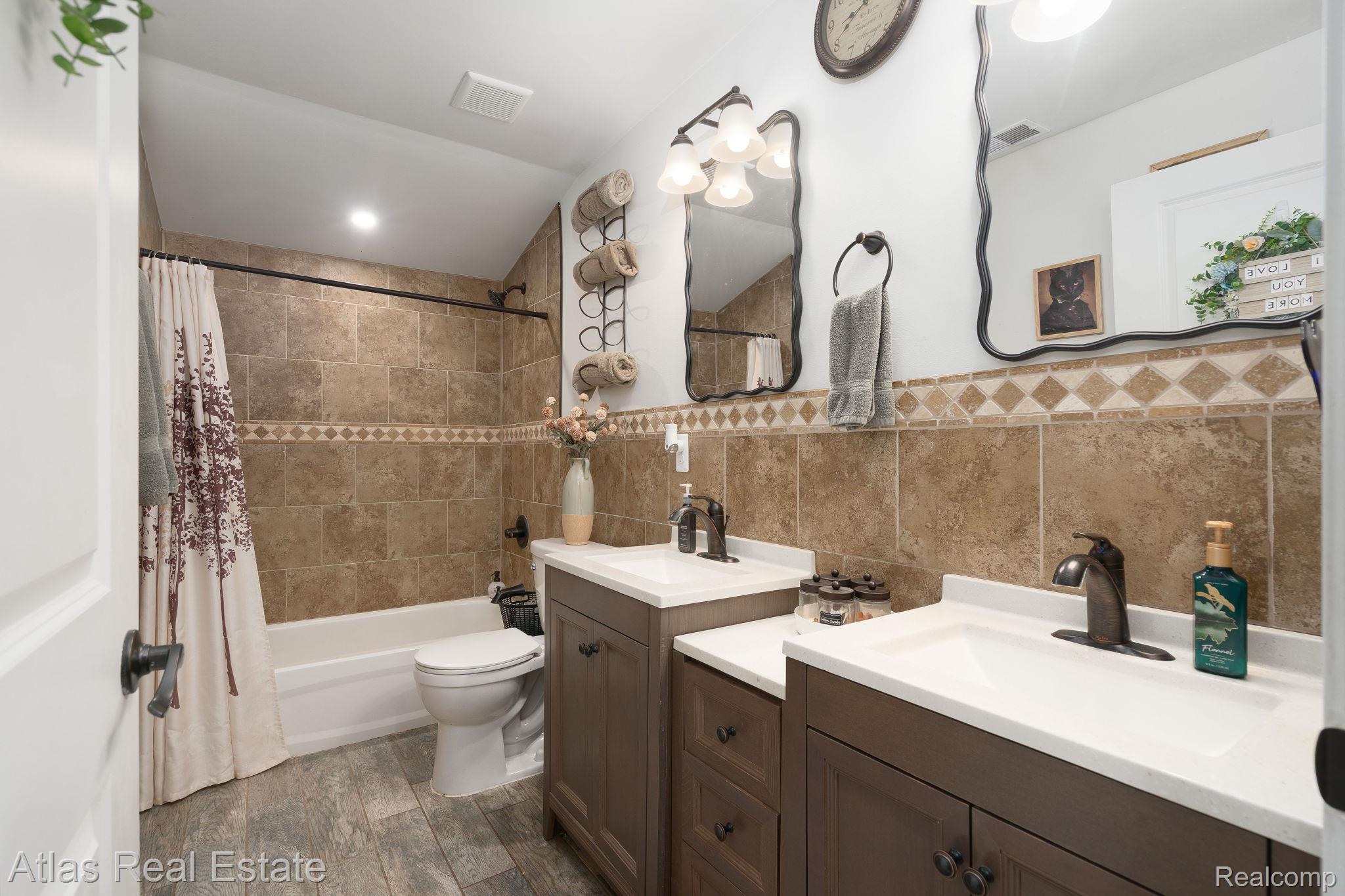 10025 Gd Blanc Road Gaines, MI 48436 - Photo 32 of 68 38-web-or-mls-Interiors (23 of 37).jpg