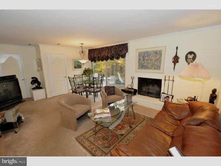 712 Custis Road Glenside, PA 19038 - Photo 14 of 25 Family Room