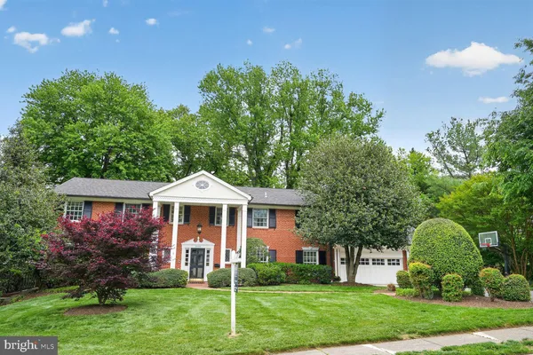 $2,200,000 | 3550 36th Street North, Arlington, VA 22207