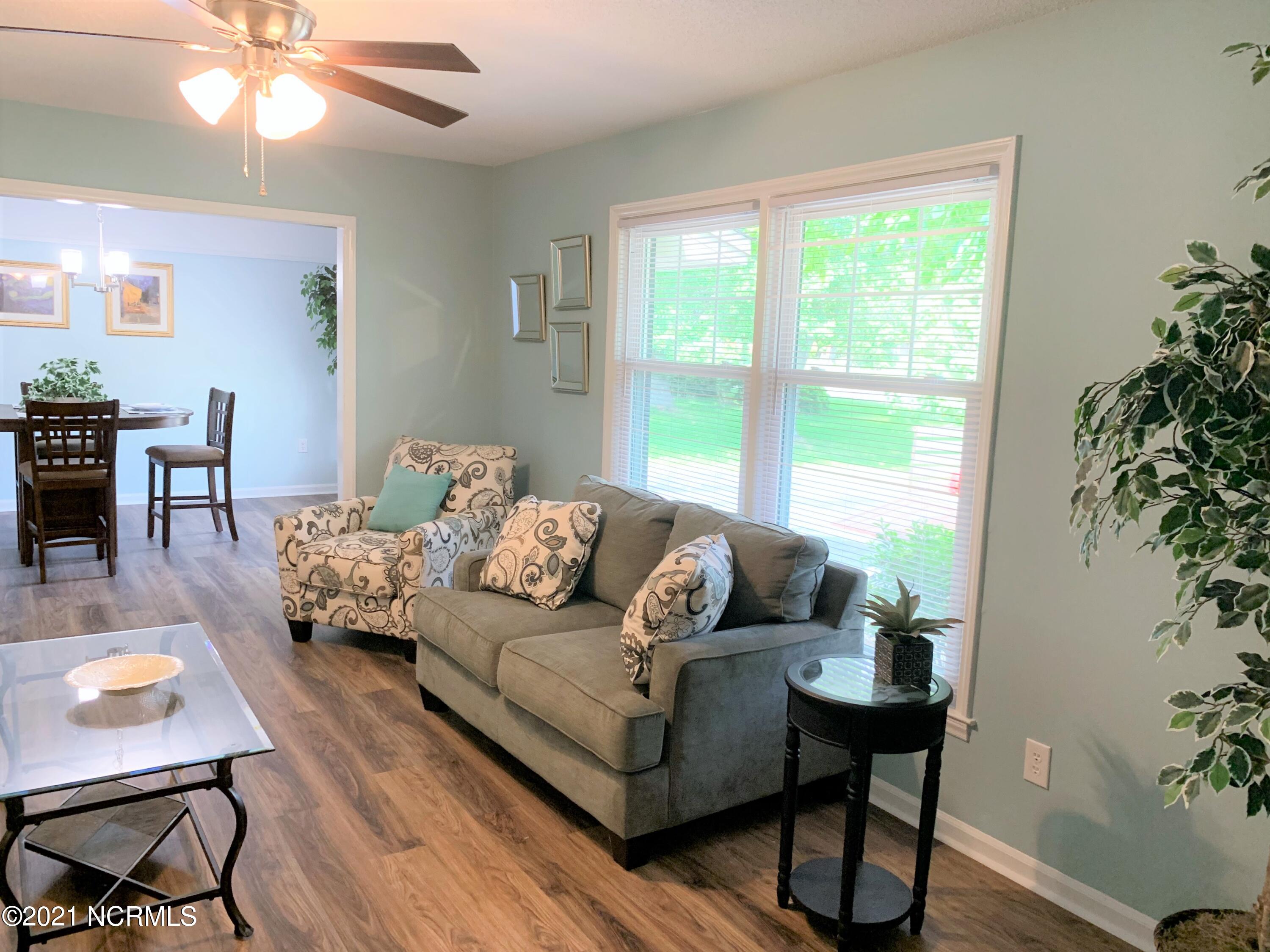 117 Fairview Road Leland, NC 28451 - Photo 12 of 34 Photo 210527 MLS - Fairview 117 (LR2)