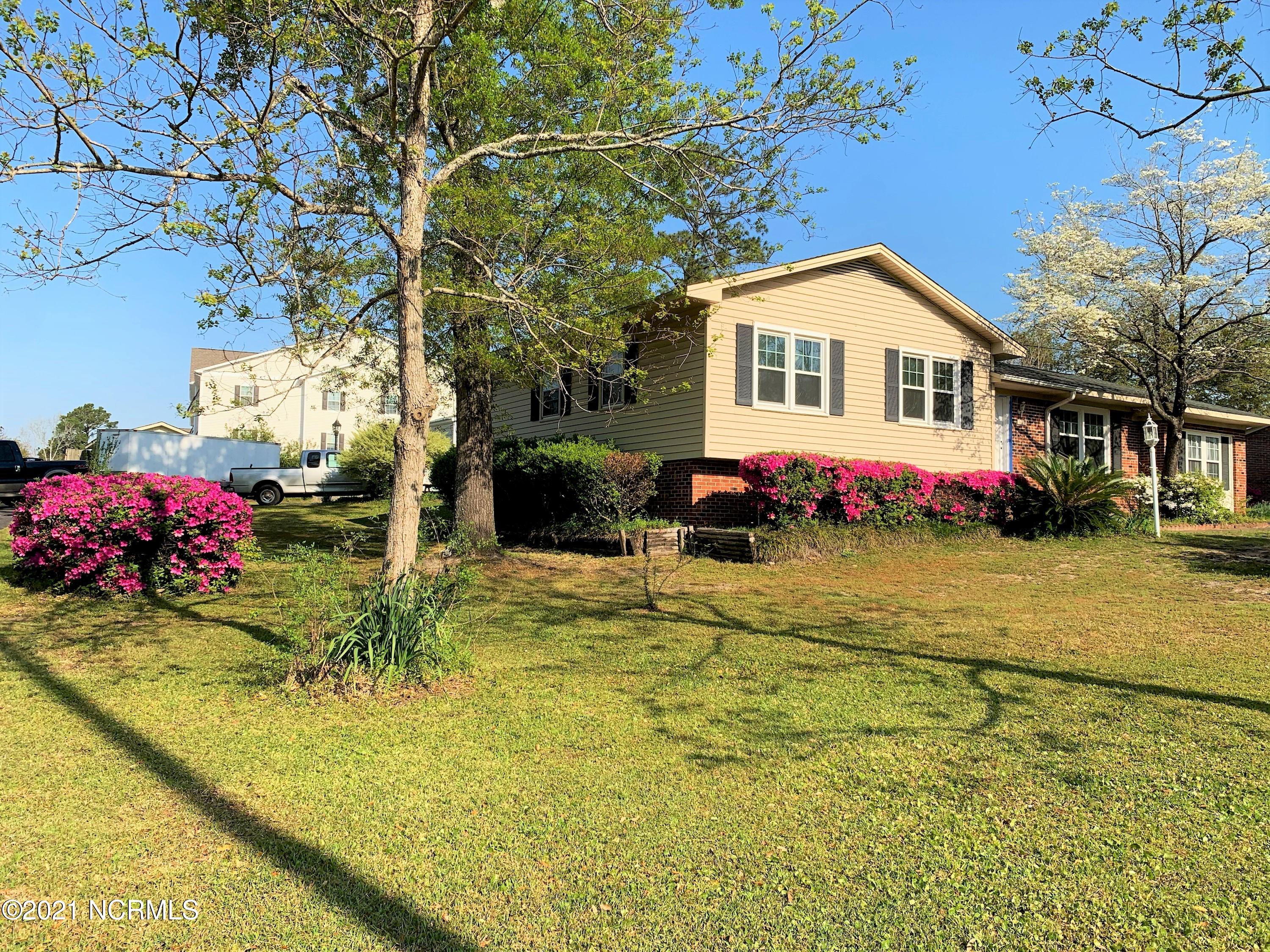 117 Fairview Road Leland, NC 28451 - Photo 27 of 34 Photo 210527 MLS - Fairview 117 (Flowers