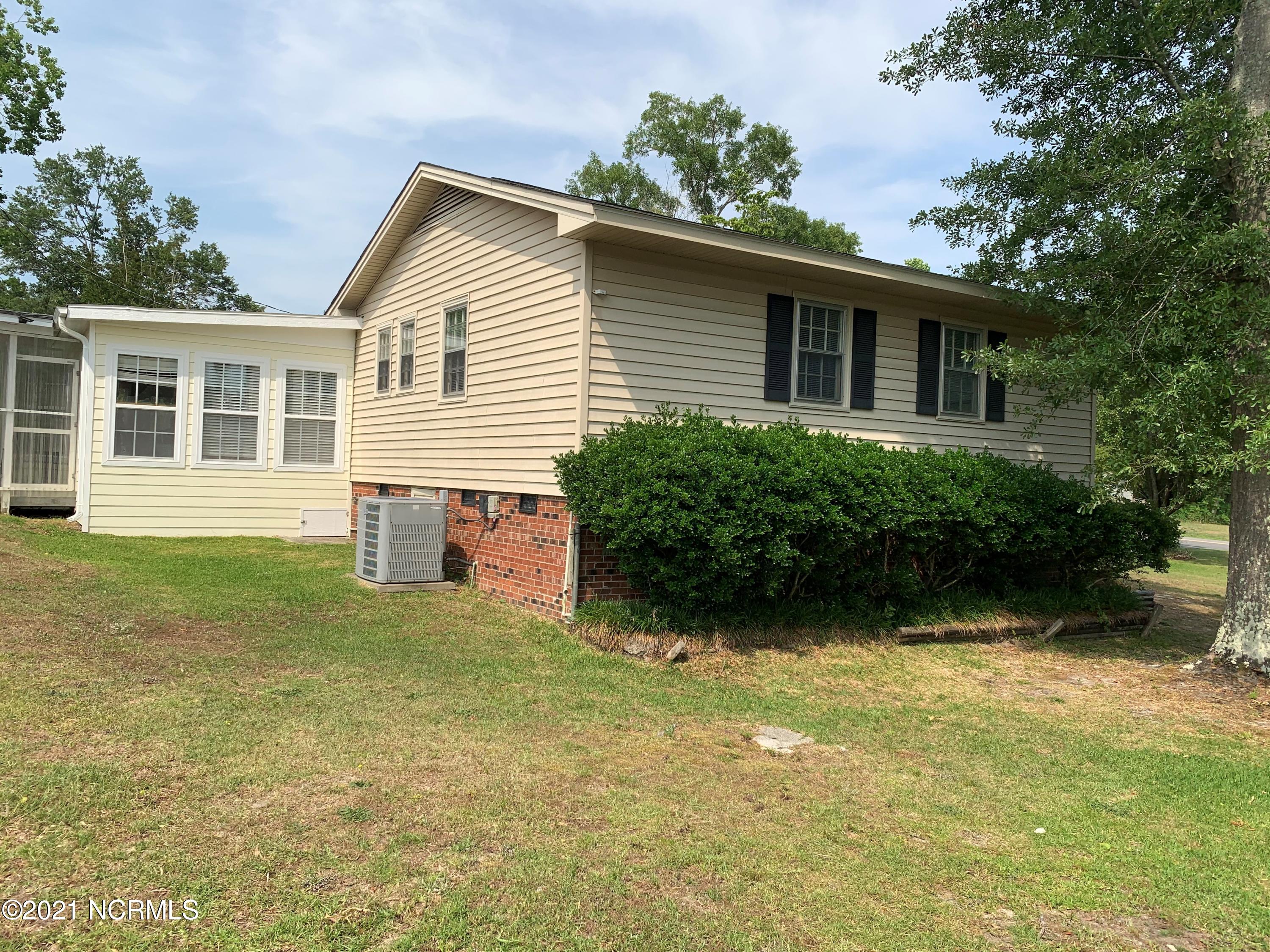 117 Fairview Road Leland, NC 28451 - Photo 29 of 34 Photo 210527 MLS - Fairview 117 (Side Vi