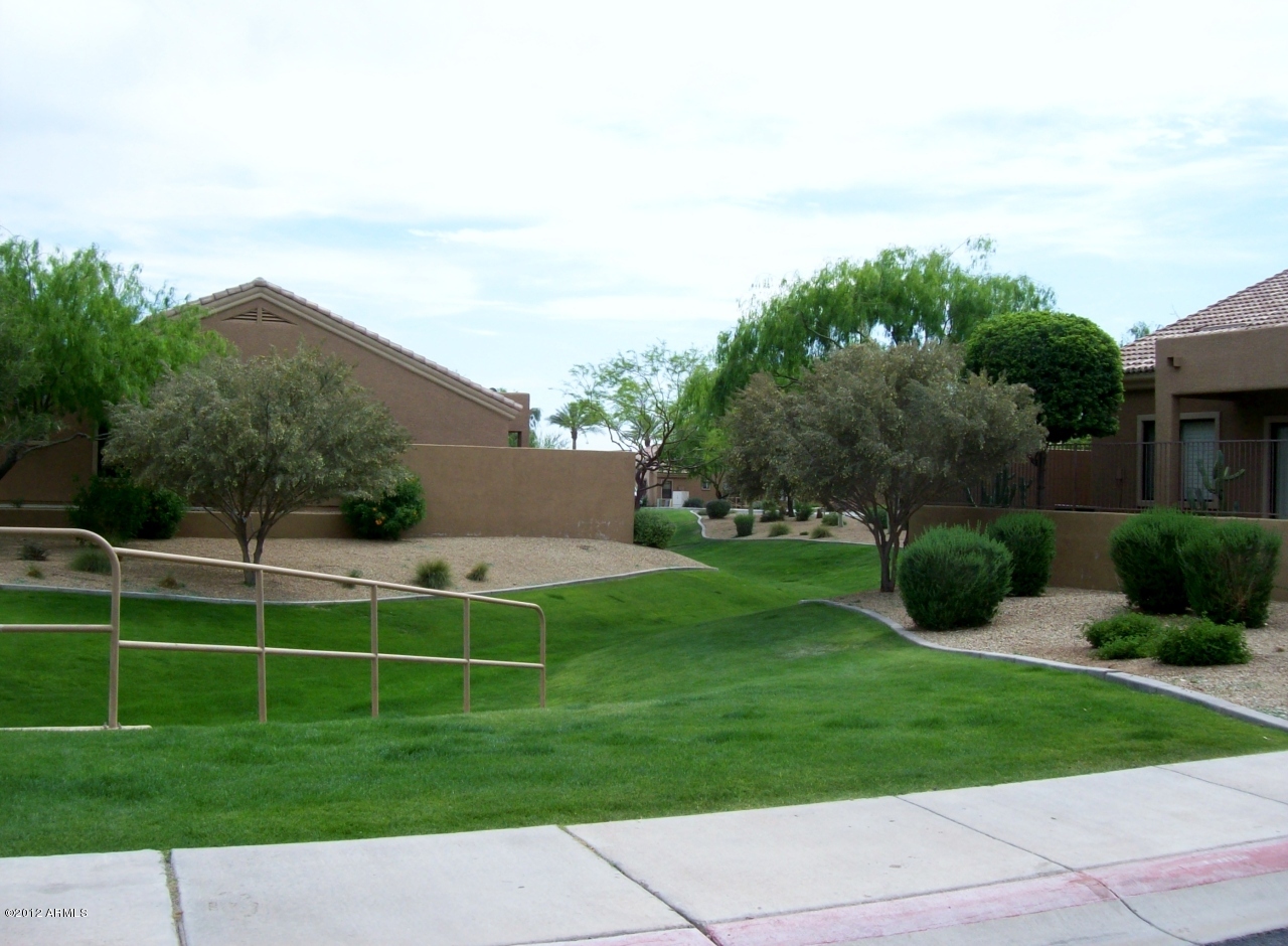 2565 South Signal Butte Road, Unit 39 Mesa, AZ 85209 - Photo 26 of 28 a view of a backyard