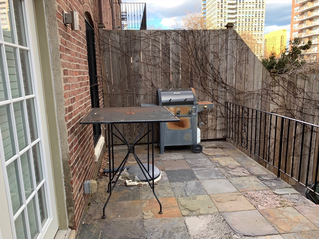 21 Worthington Street, Unit 1 Boston, MA 02120 - Photo 10 of 11