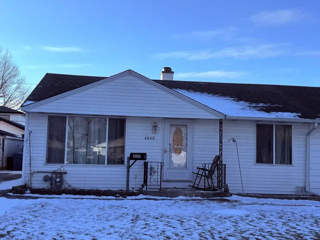 $2,300 | 4049 West 89th Place, Unit 4049, Hometown, IL 60456