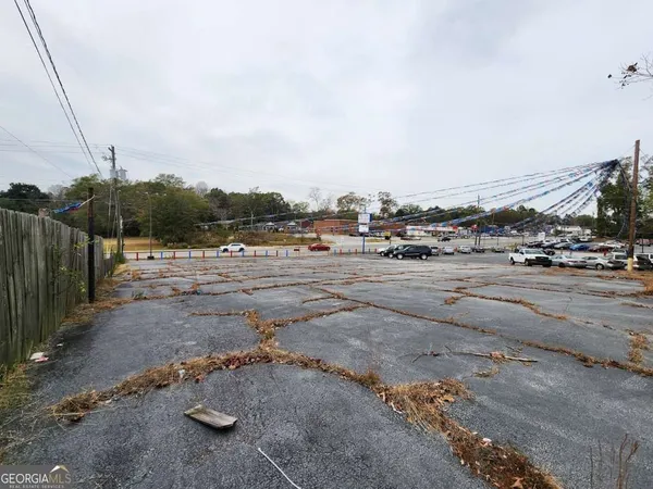 a view of a road with a utility room