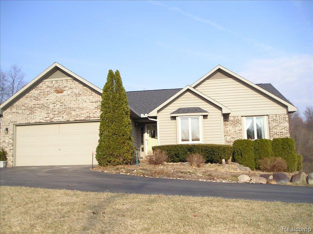 8582 Ridgeview Court Davisburg, MI 48350 - Photo 2 of 14 Front