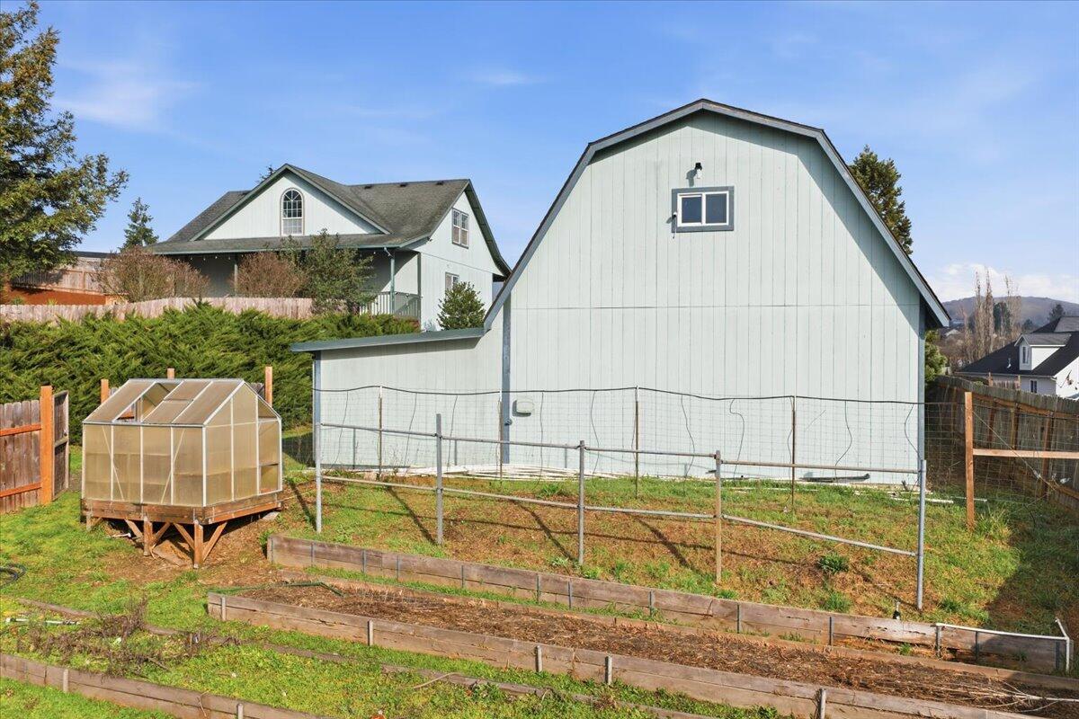 176 Nehalem Loop Roseburg, OR 97471 - Photo 38 of 42 38-DJI_20260206103133_0125_D