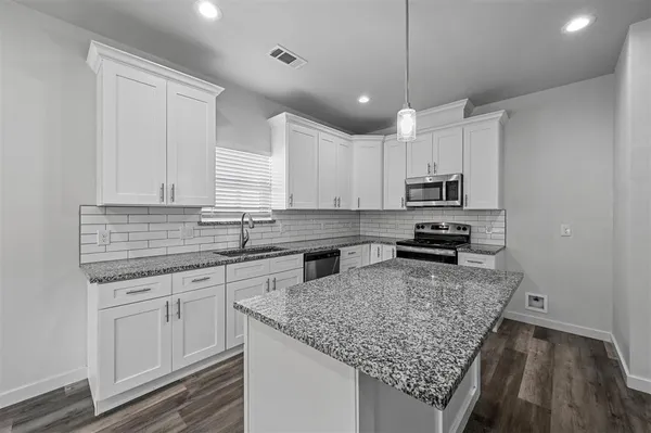 $1,575 | 517 East Heron Street, Denison, TX 75021