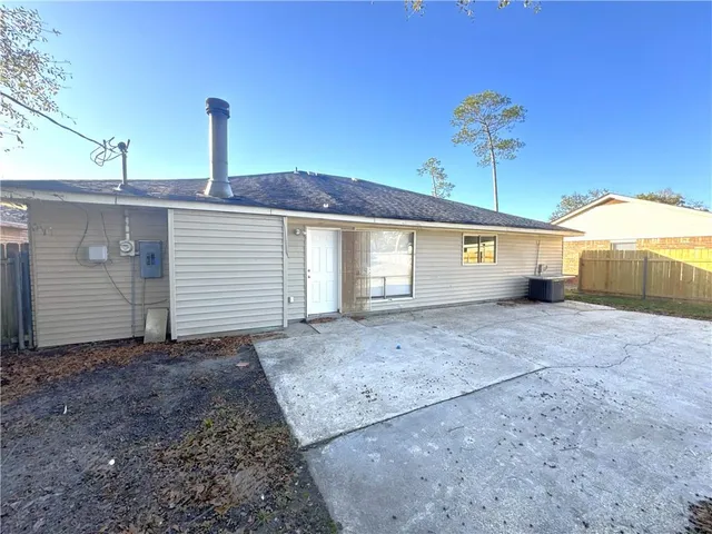 $1,800 | 114 Bluefield Drive, Slidell, LA 70458