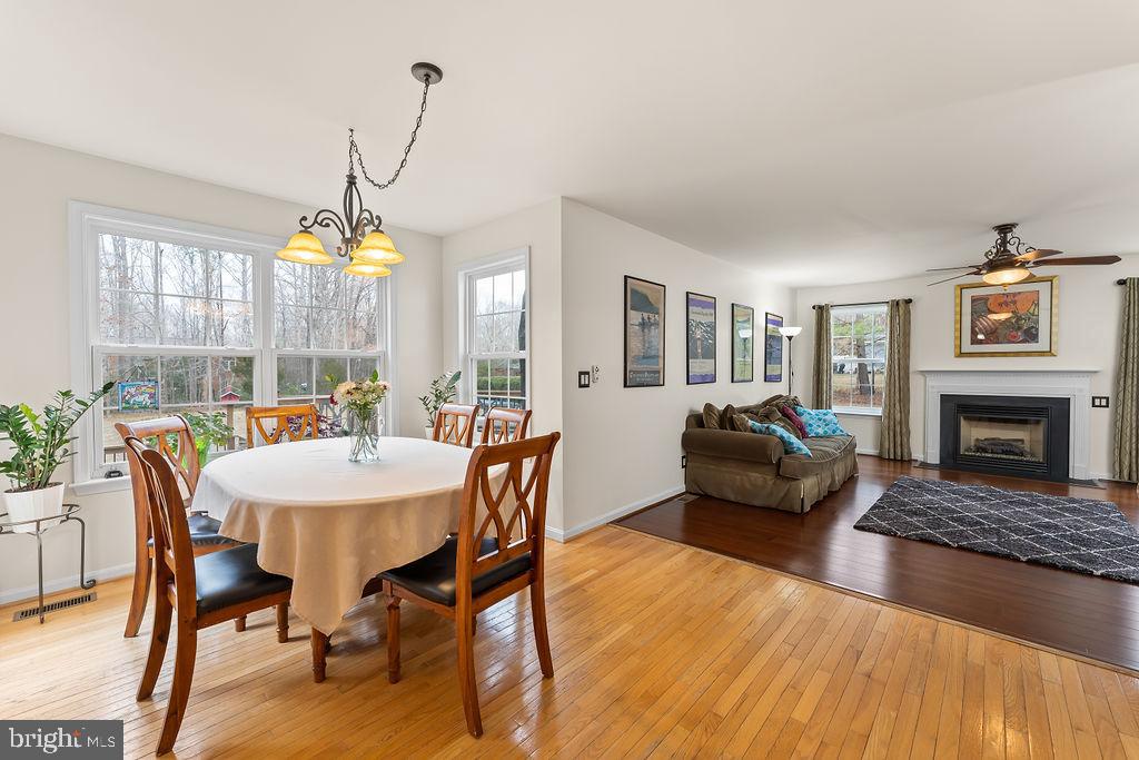 6917 River Road Fredericksburg, VA 22407 - Photo 22 of 89 The breakfast nook is between the kitchen & family