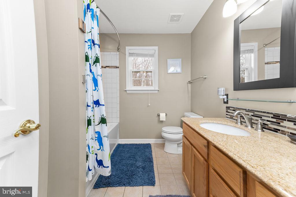 6917 River Road Fredericksburg, VA 22407 - Photo 40 of 89 Full bath on the hall.