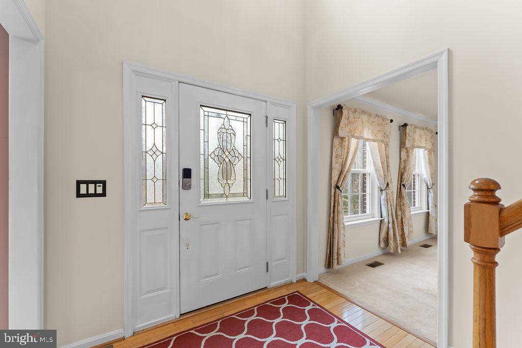 6917 River Road Fredericksburg, VA 22407 - Photo 6 of 89 Foyer