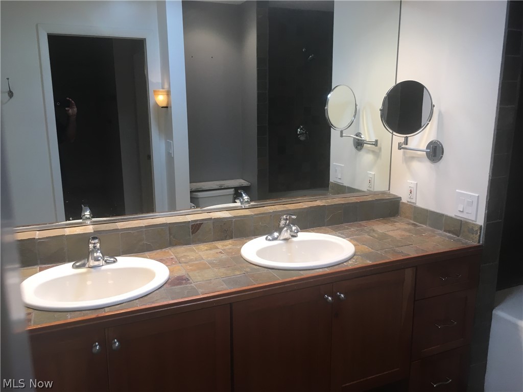 12816 Falling Water Road Strongsville, OH 44136 - Photo 11 of 16 Master-Bath