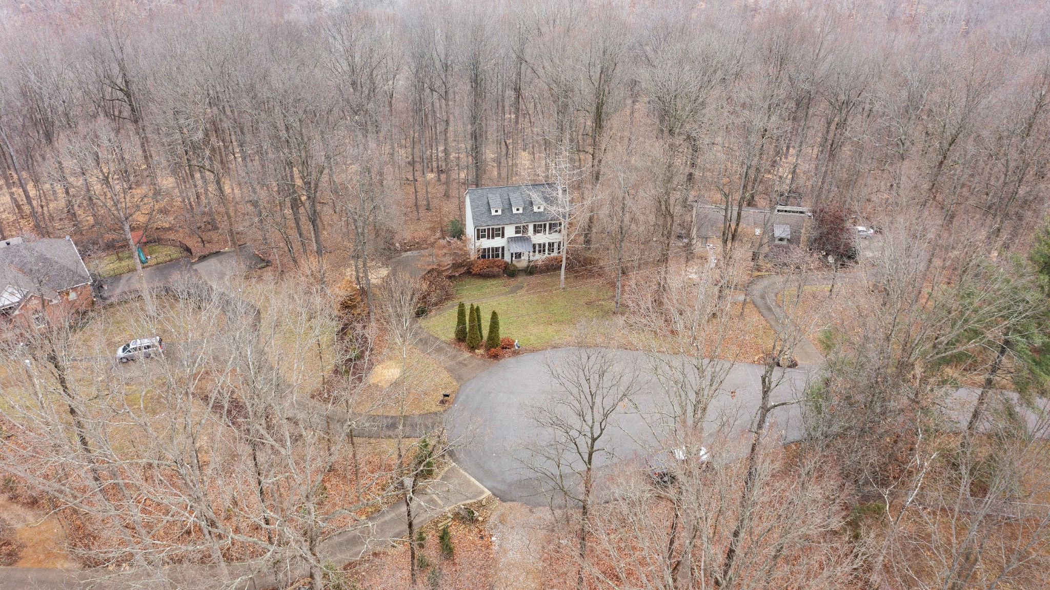 908 High Point Ridge Road Franklin, TN 37069 - Photo 62 of 69 a bathroom with a bathtub