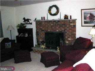 212 Spring Run Lane Downingtown, PA 19335 - Photo 4 of 6 Gallery Image 4