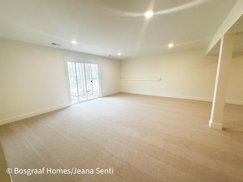 8380 Bauer Rdg Avenue Jenison, MI 49428 - Photo 21 of 28 IMG_4901