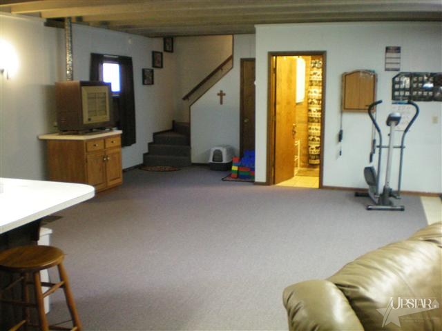 17233 Lochner Road Spencerville, IN 46788 - Photo 9 of 19