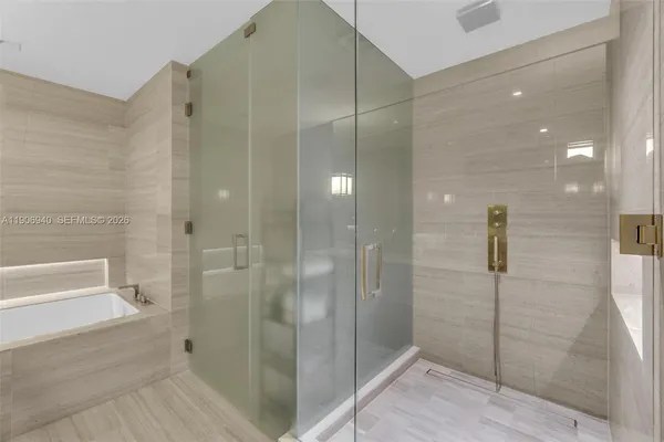 $24,900 | 18975 Collins Avenue, Unit 3901, Sunny Isles Beach, FL 33160