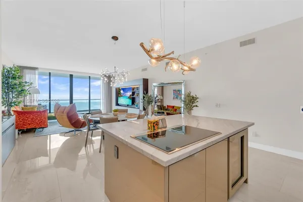 $24,900 | 18975 Collins Avenue, Unit 3901, Sunny Isles Beach, FL 33160