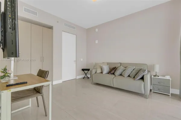 $24,900 | 18975 Collins Avenue, Unit 3901, Sunny Isles Beach, FL 33160