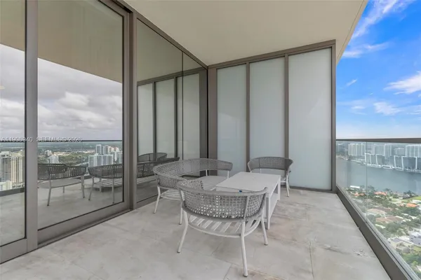$24,900 | 18975 Collins Avenue, Unit 3901, Sunny Isles Beach, FL 33160