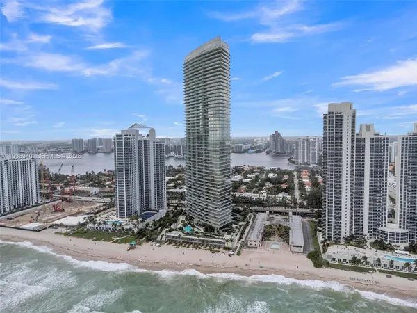 $24,900 | 18975 Collins Avenue, Unit 3901, Sunny Isles Beach, FL 33160