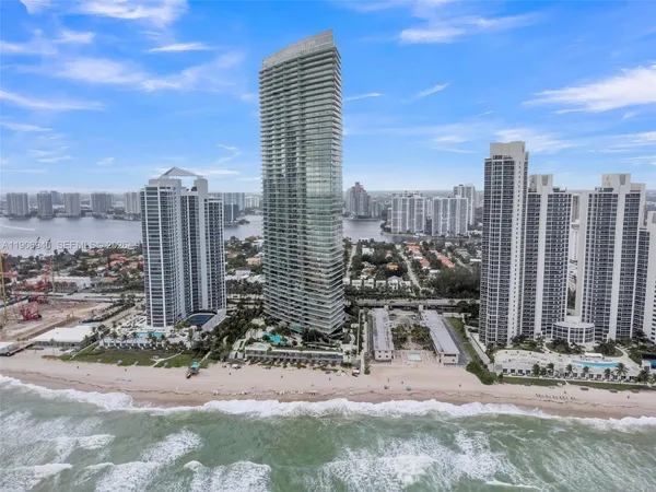 $24,900 | 18975 Collins Avenue, Unit 3901, Sunny Isles Beach, FL 33160