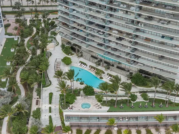 $24,900 | 18975 Collins Avenue, Unit 3901, Sunny Isles Beach, FL 33160