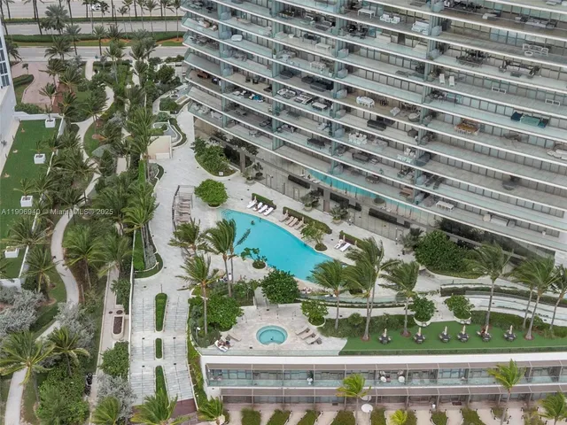 $25,900 | 18975 Collins Avenue, Unit 3901, Sunny Isles Beach, FL 33160