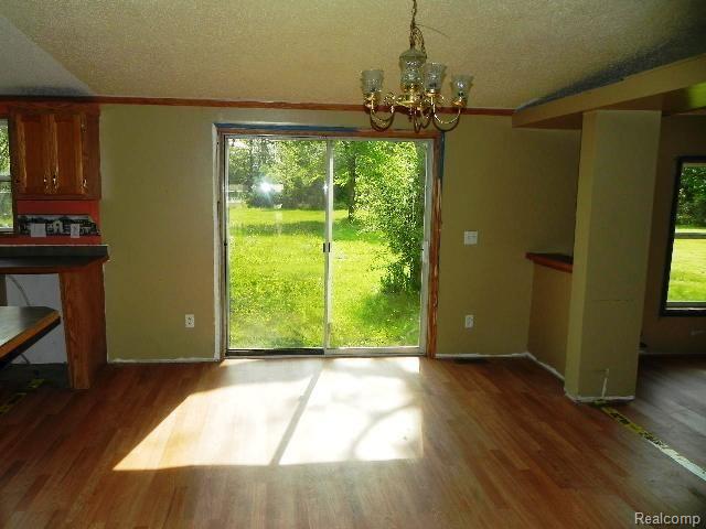 6695 Ball Road Romulus, MI 48174 - Photo 18 of 23 Dining Area.jpg