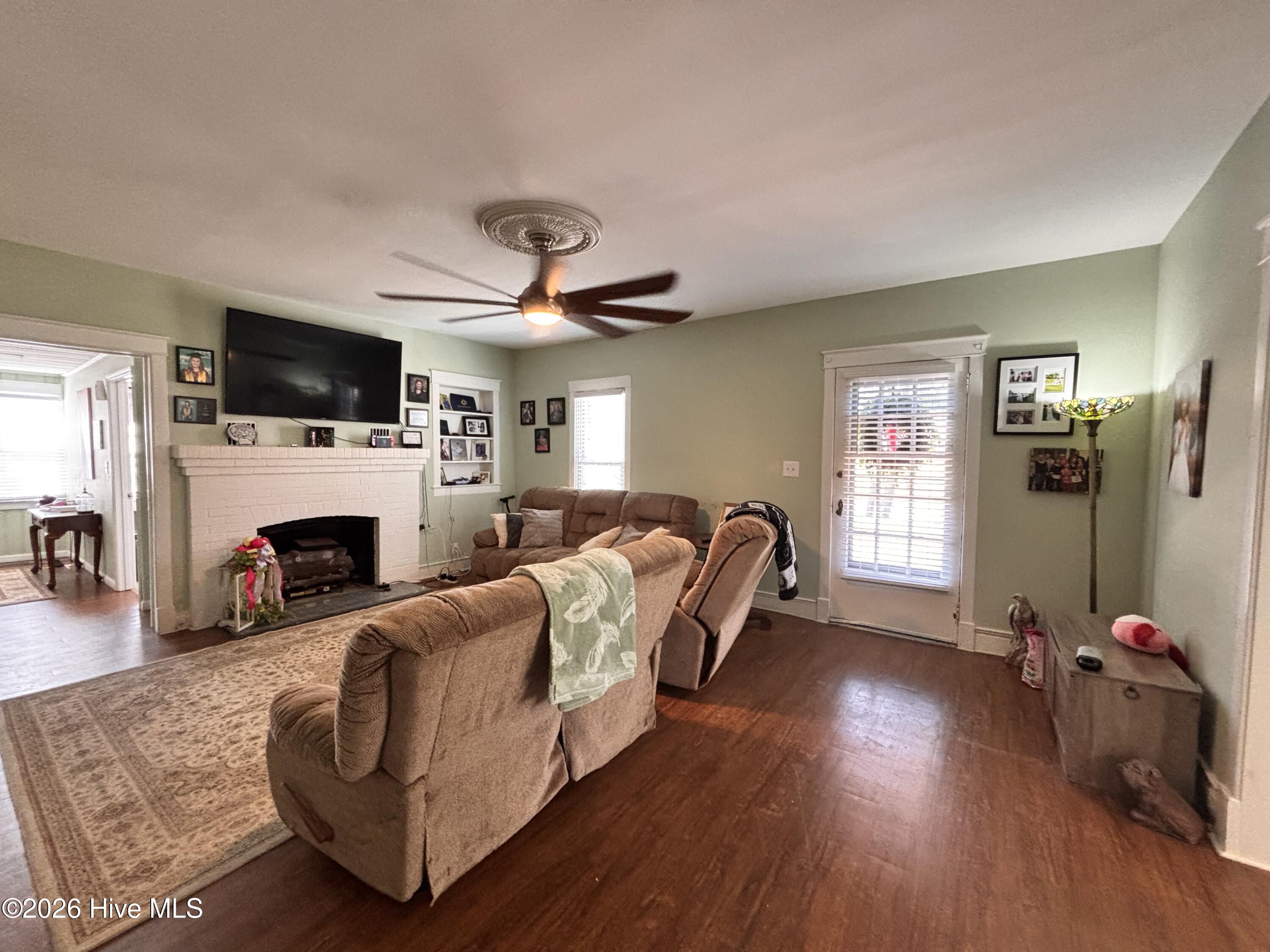 900 Beaman Street Clinton, NC 28328 - Photo 3 of 37 IMG_1610