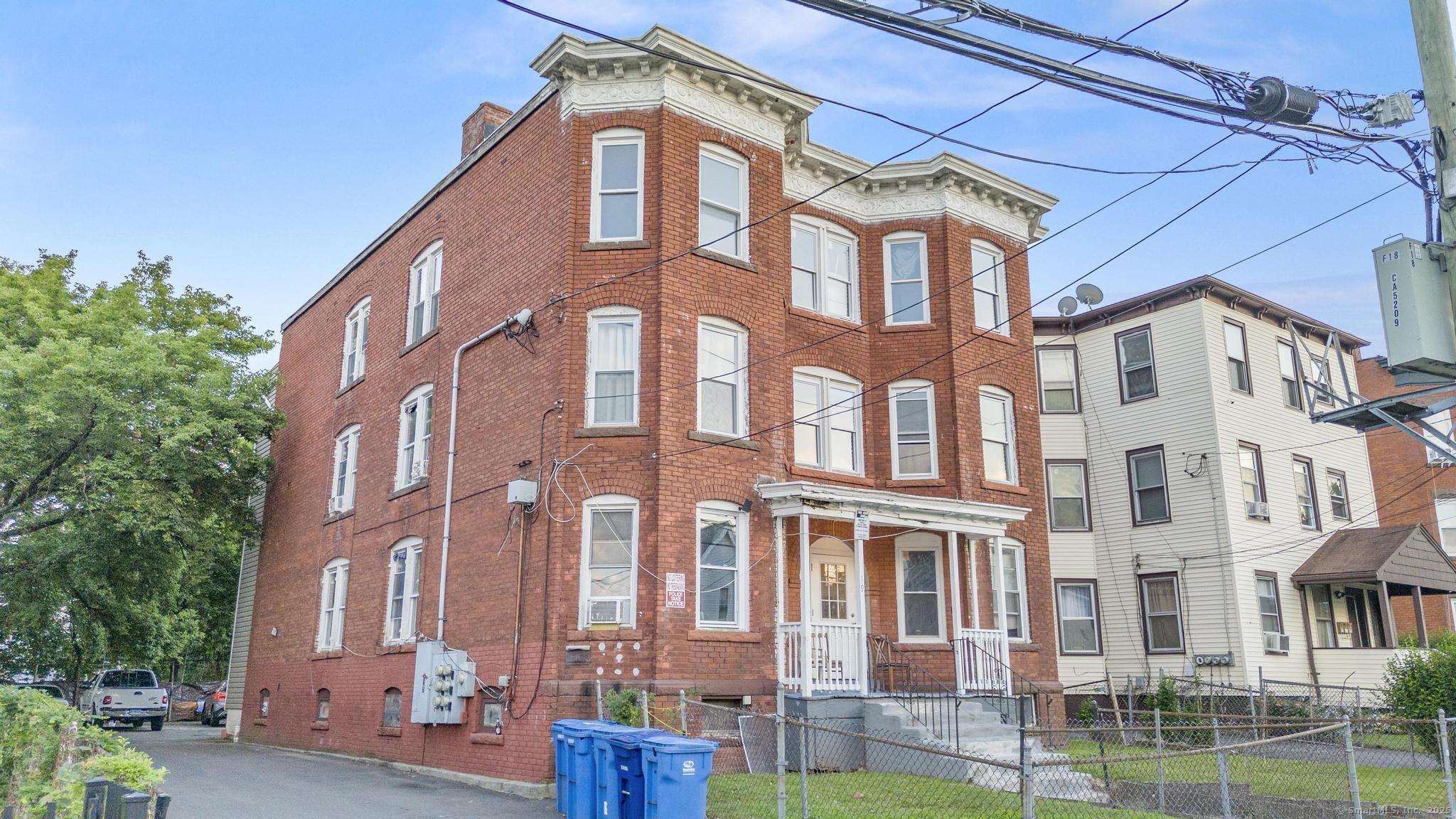 19 Whitmore Street Hartford, CT 06114 - Photo 26 of 27 front view of a building