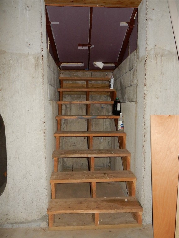 186 Lawton Foster Road North Hopkinton, RI 02832 - Photo 38 of 47 Gallery Image 38