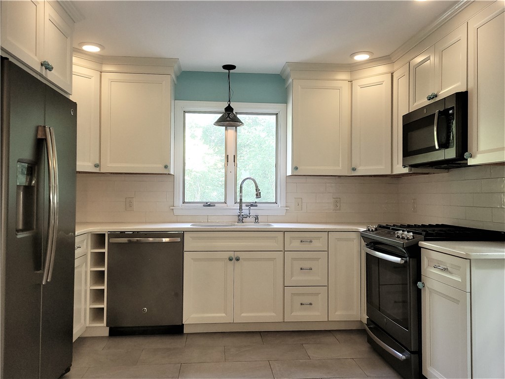 186 Lawton Foster Road North Hopkinton, RI 02832 - Photo 10 of 47 Gallery Image 10