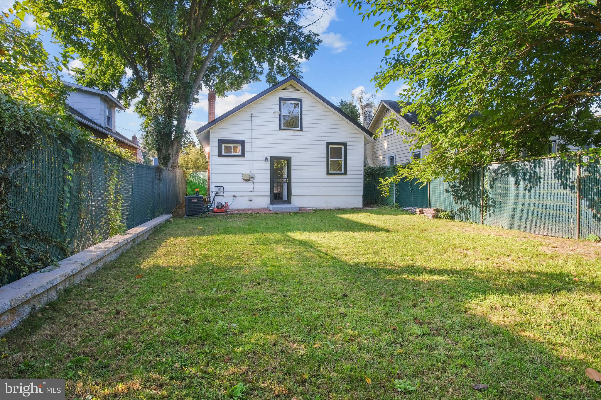 217 Peabody Street Northwest Washington, DC 20011 - Photo 24 of 27 a view of a yard in front of house