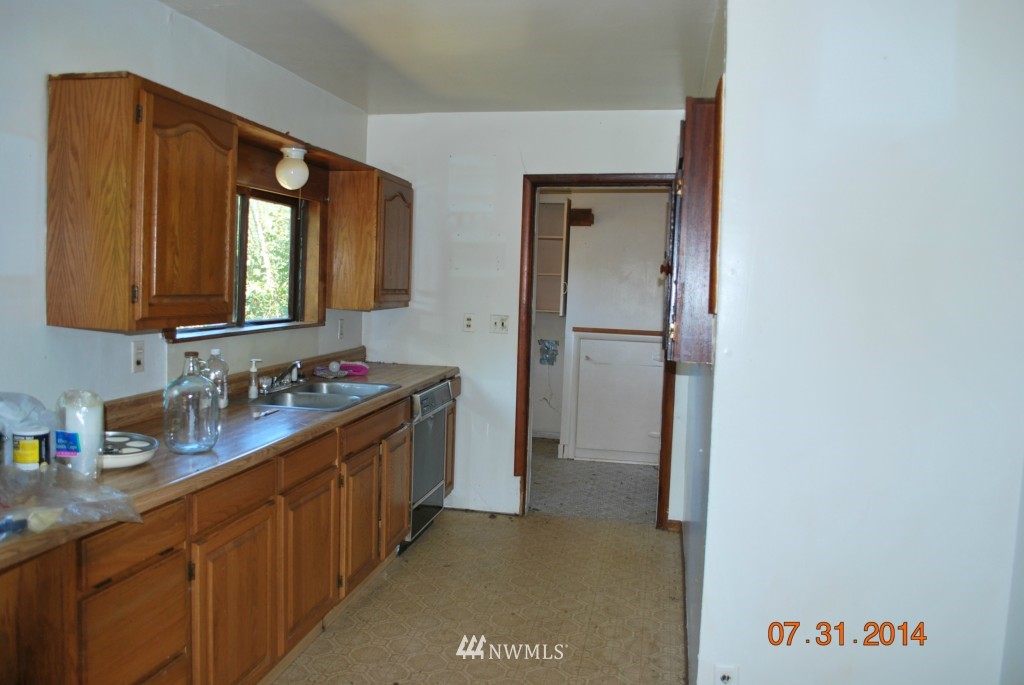 642 Jorgensen Road Onalaska, WA 98570 - Photo 9 of 13