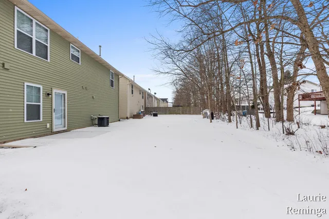 $334,900 | 5027 Wild Senna Avenue Southeast, Kentwood, MI 49512