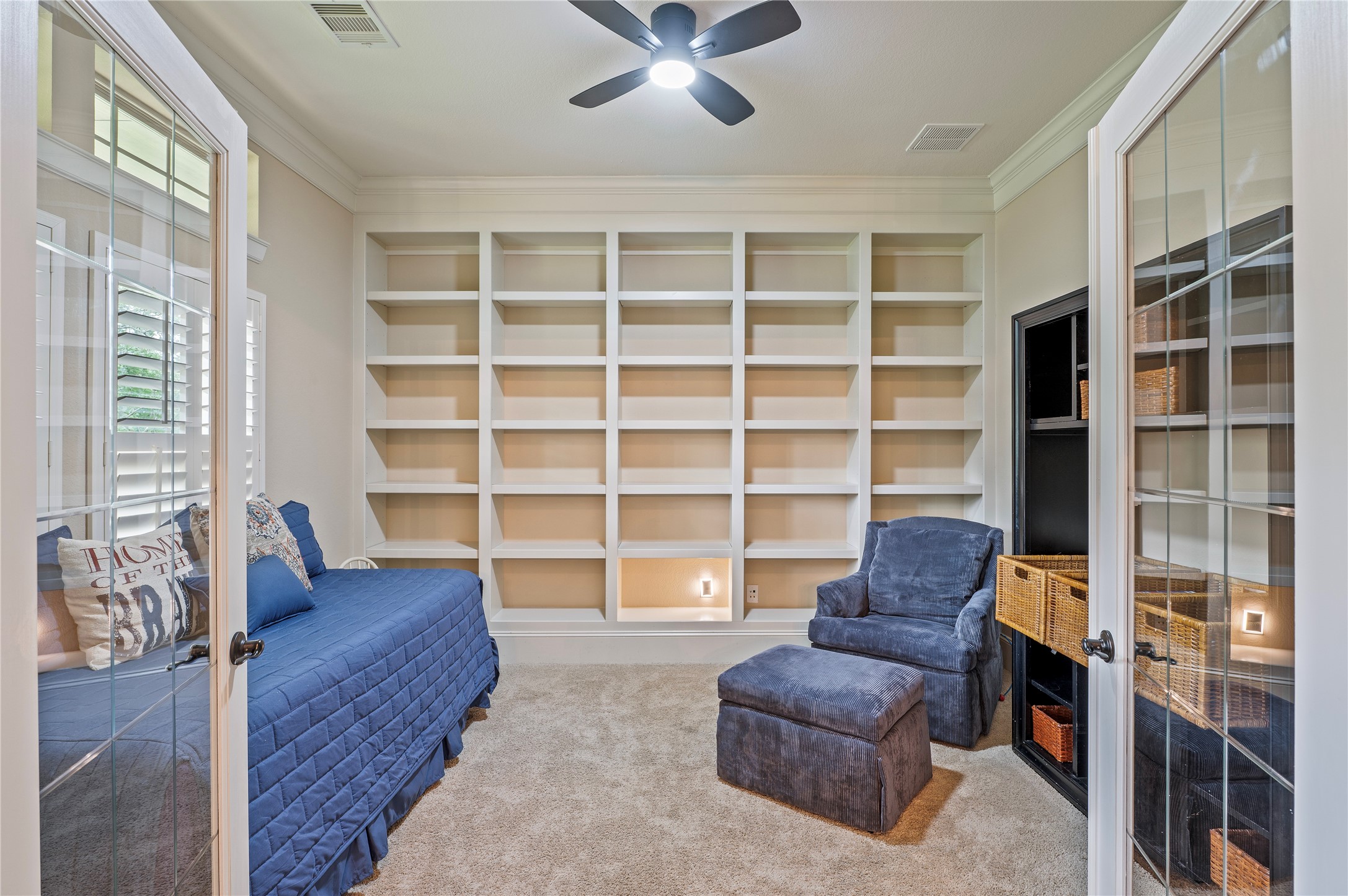 17126 Hamill Drive Rosharon, TX 77583 - Photo 10 of 50 Spacious formal office with built ins.