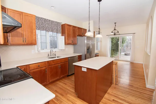 $549,000 | 8 Candlewood Drive, Malta, NY 12019