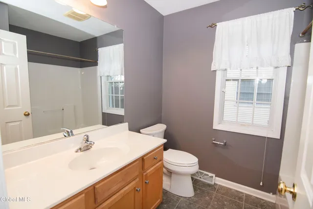 $549,000 | 8 Candlewood Drive, Malta, NY 12019