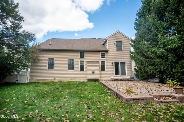 $549,000 | 8 Candlewood Drive, Malta, NY 12019