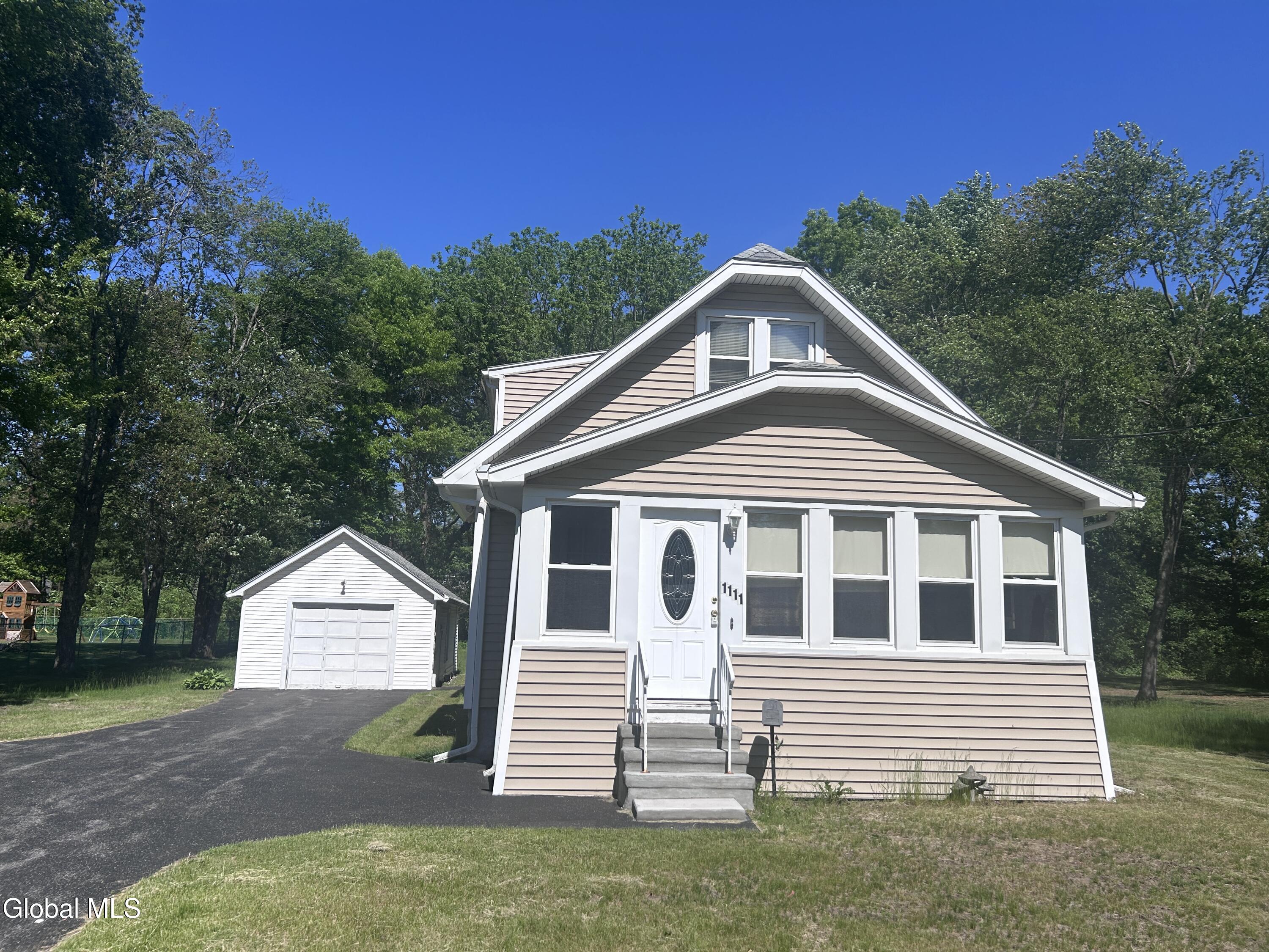 1111 Fort Hunter Road Rotterdam, NY 12303 - Photo 2 of 41 IMG_6154