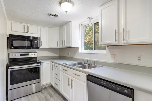 $299,000 | 5330 Edmondson Pike, Nashville, TN 37211