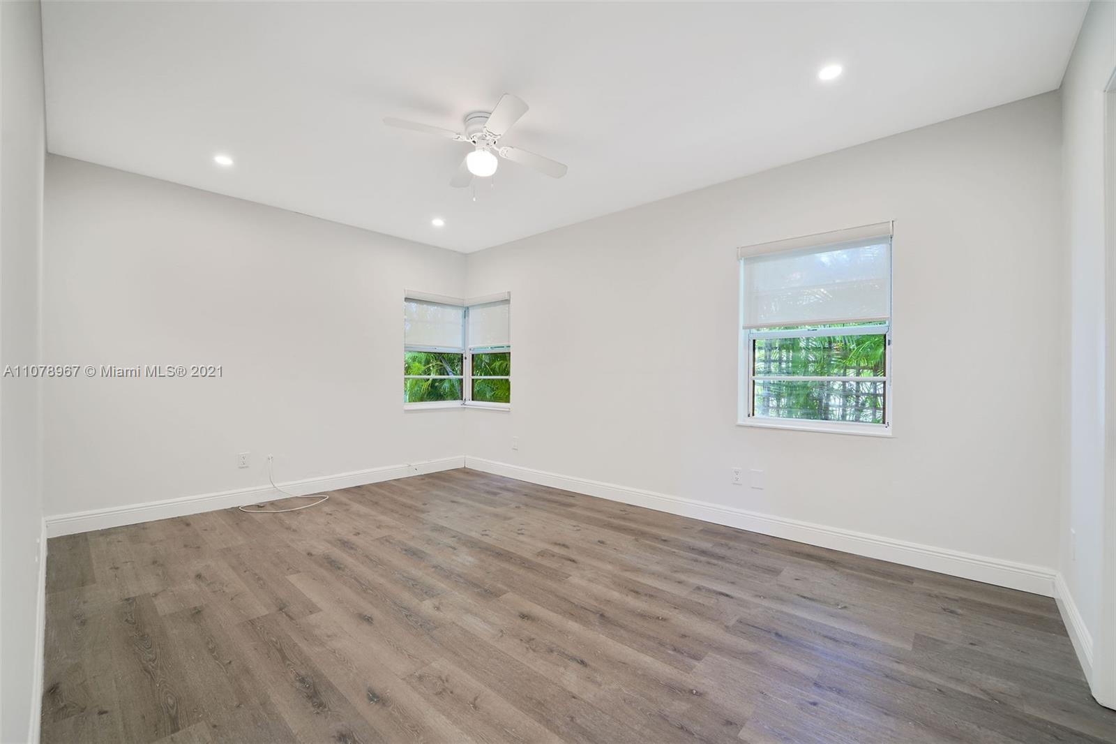 9224 Dickens Avenue Surfside, FL 33154 - Photo 14 of 23