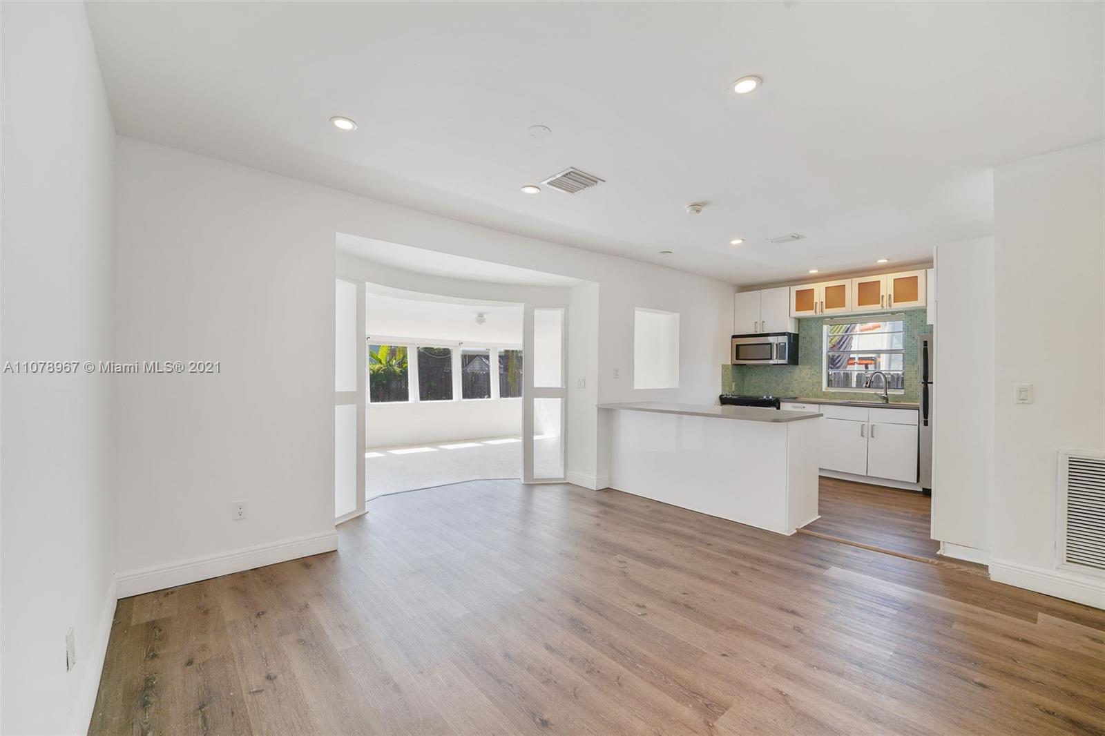 9224 Dickens Avenue Surfside, FL 33154 - Photo 7 of 23