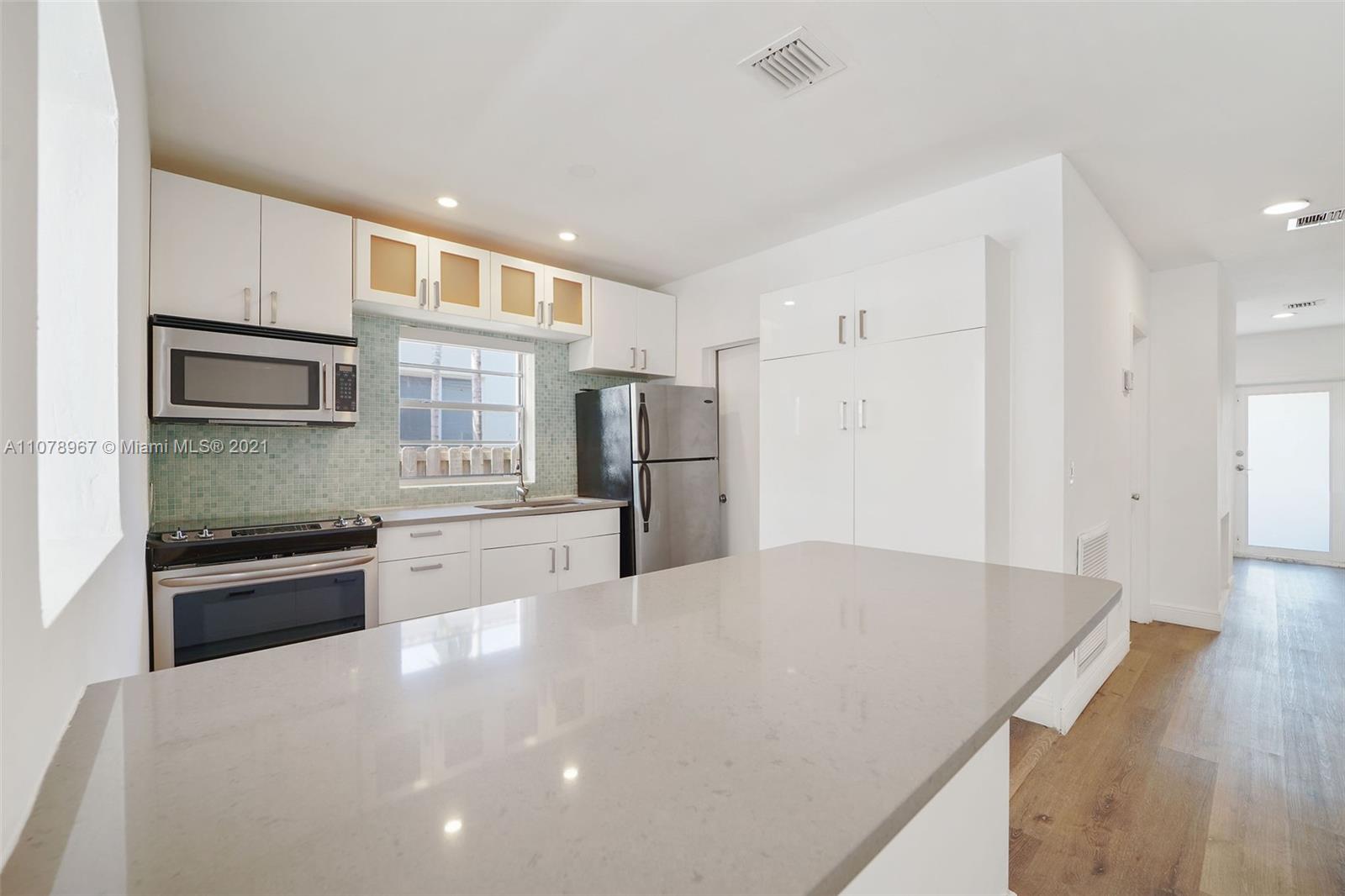 9224 Dickens Avenue Surfside, FL 33154 - Photo 10 of 23